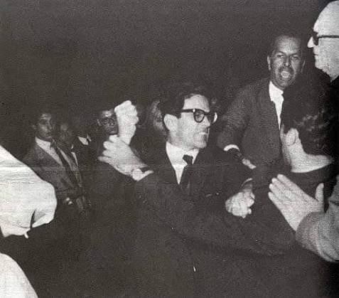 Pasolini golpea a fascistas en el cine Quattro Fontane